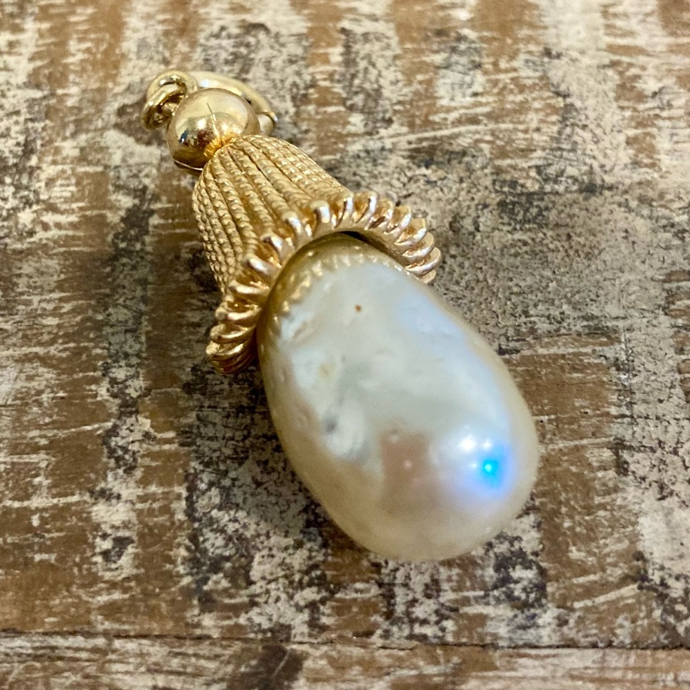 Faux Pearl and Gold Tone Acorn Pendant - Picture 6 of 9